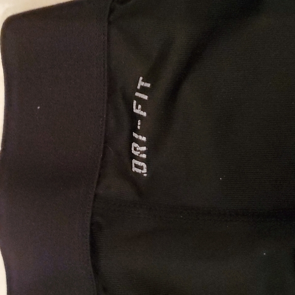 Nike Leggings Pro Combat Dri Fit Capri Size XS Compression Leggings Black - Picture 7 of 10